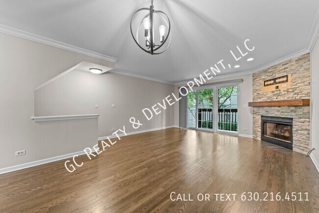 Building Photo - 238 E Parallel St