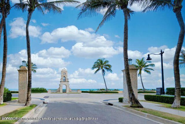 Sendero para caminar - 100 Worth Ave