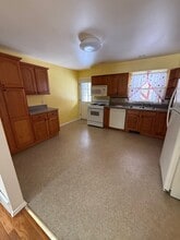 Building Photo - 7 Apple Blossom Ln