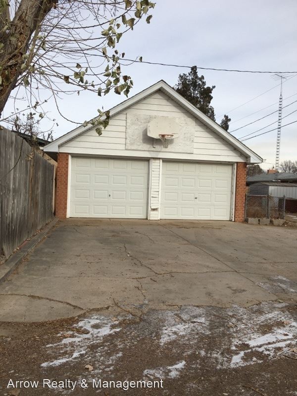 Building Photo - 4 br, 3 bath House - 614 Lane St.