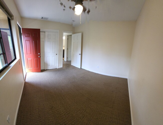 Foto del edificio - LOCATION-CLOSE PROXIMITY TO POLY CAMPUS