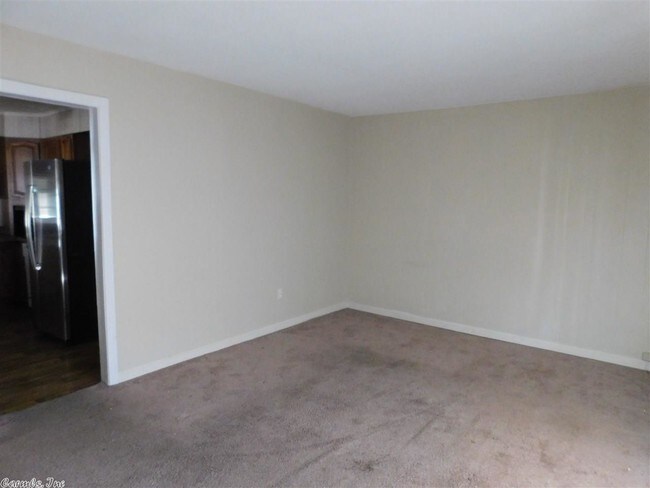 Building Photo - 2820 Springhill Rd
