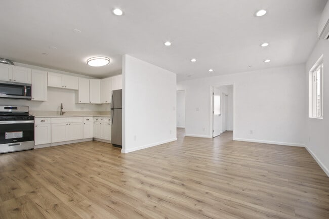 Living Area - 649 W 92nd St