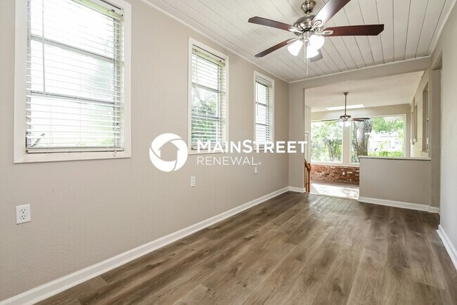 Foto del edificio - 2327 Hirsch Ave