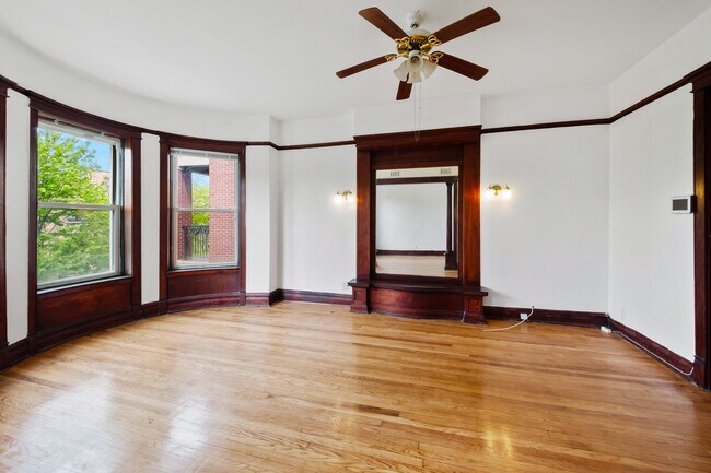 Building Photo - 6221 S Kimbark Ave