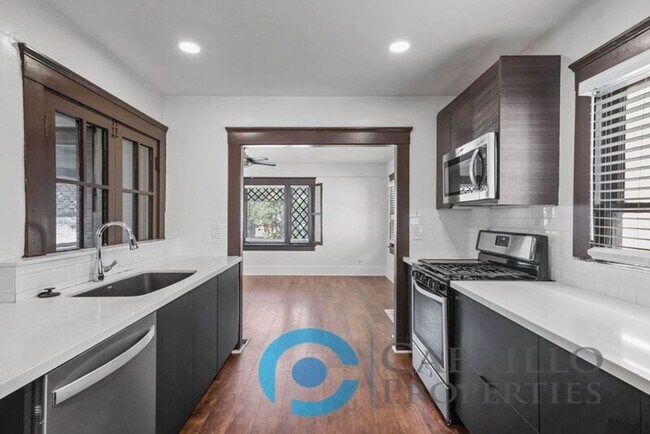 Foto del edificio - 2205-9 Broadway