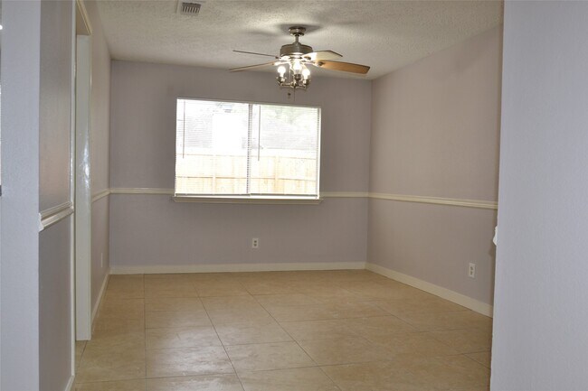 Foto del edificio - 12023 Woolford Dr