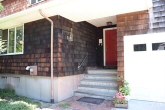 Building Photo - 20 Tidd St
