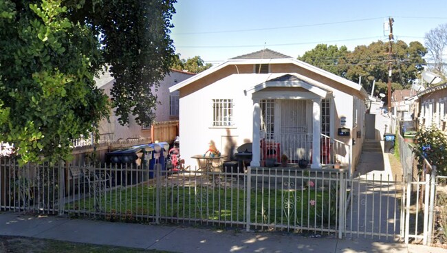 Building Photo - 1519 W 60th Pl