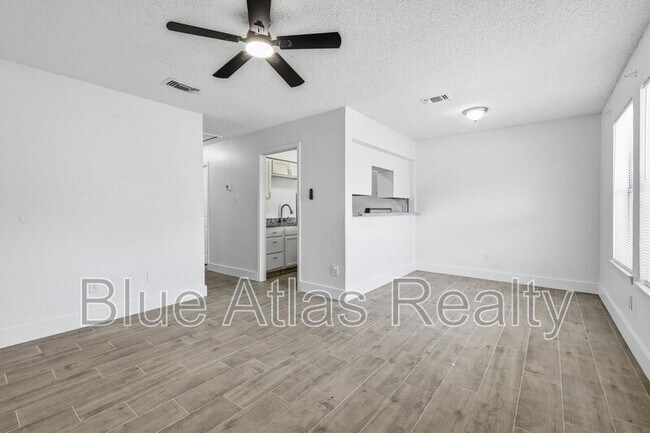 Foto del edificio - 5517 Wellesley Ave