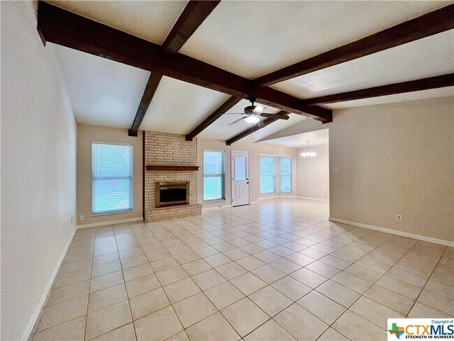 Building Photo - 947 Spring Hill Dr