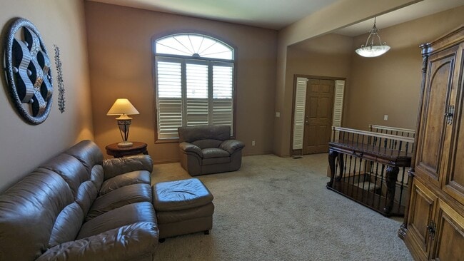 Building Photo - 113 Glen Oaks Dr