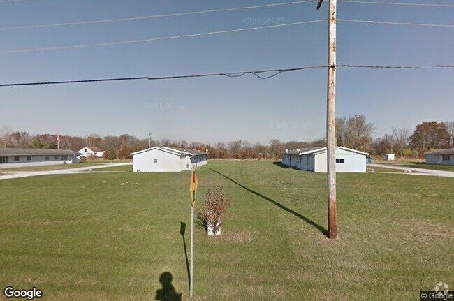 Building Photo - 2140 E 600 N