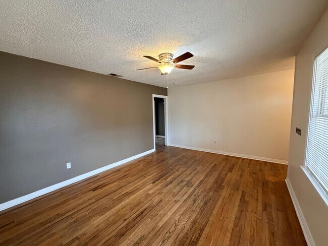 Building Photo - 2510 36th St