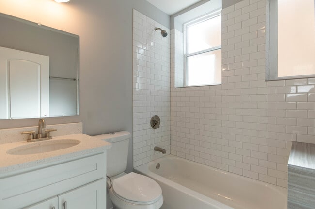 Foto del edificio - 2117 W 18th St