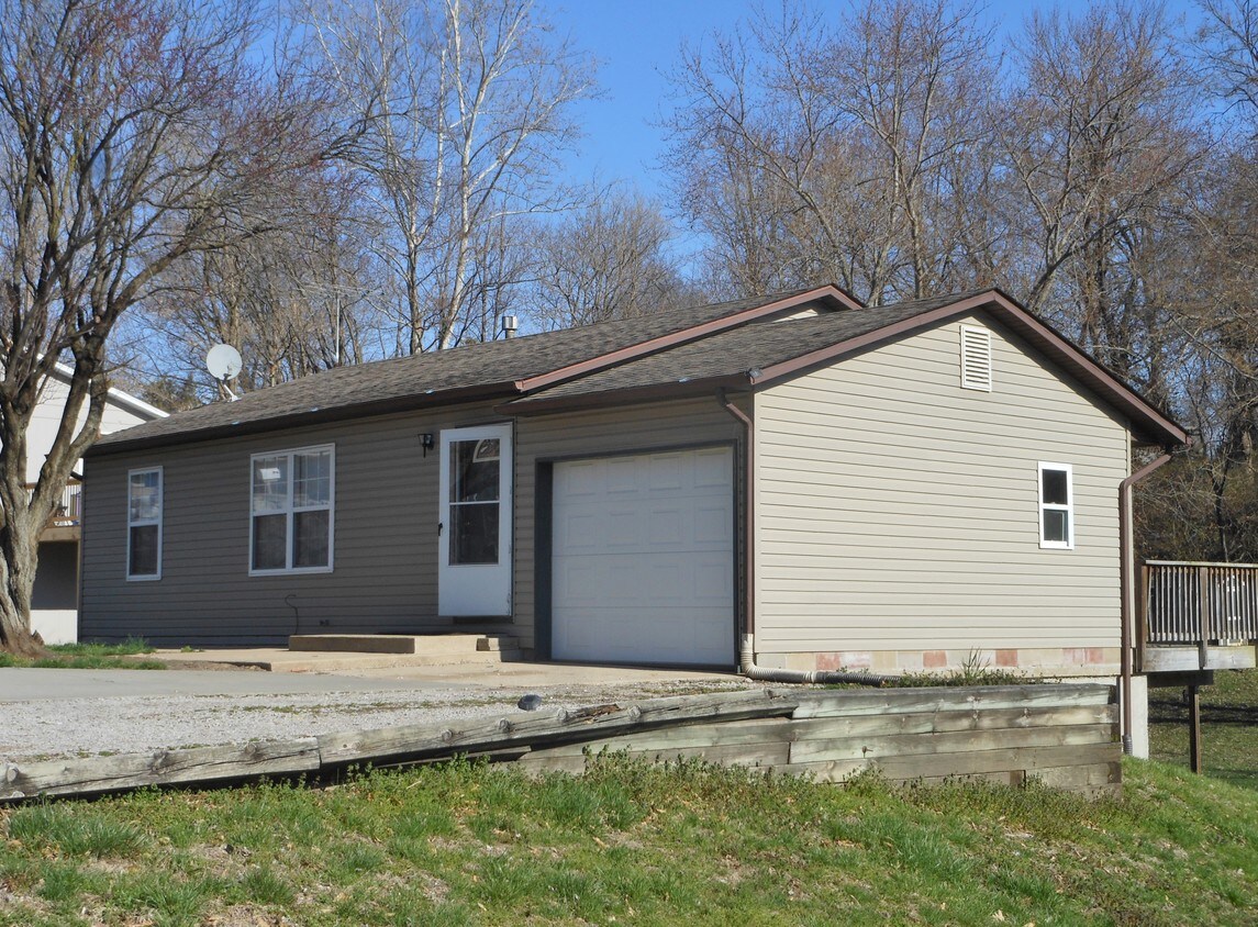 515 Spring St, Collinsville, IL 62234 House Rental in Collinsville