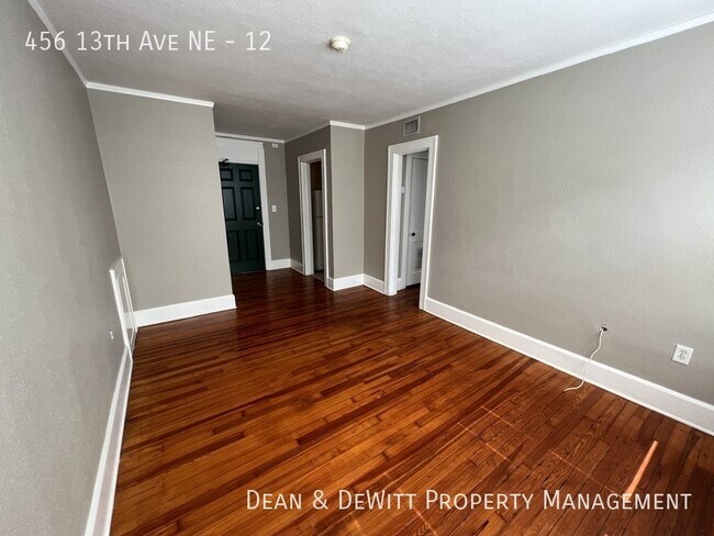 Foto del edificio - 456 13th Ave NE