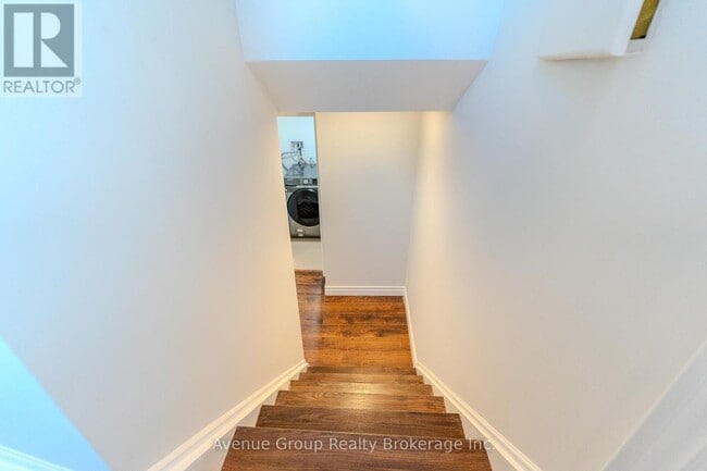 Building Photo - 306 Wenlock Ave