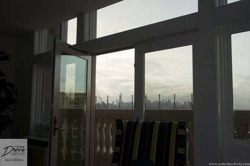 Foto del edificio - 575 River Rd