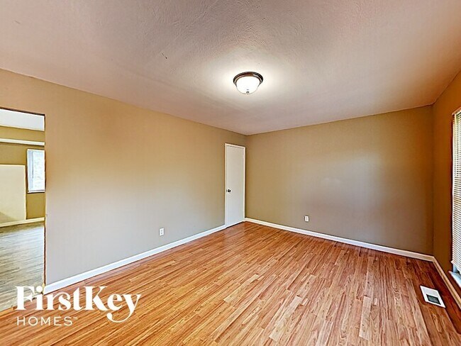 Building Photo - 1559 Florida Dr