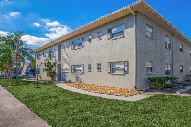 Foto del edificio - 3900 64th St N