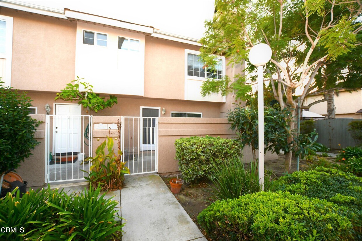 Primary Photo - 5301 Columbus Pl