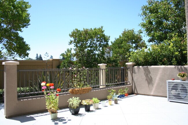 Foto del edificio - Beautiful Sunnyvale Townhouse!