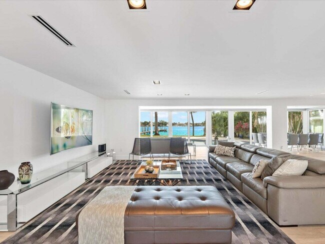 Foto del edificio - 714 S Lake Dr