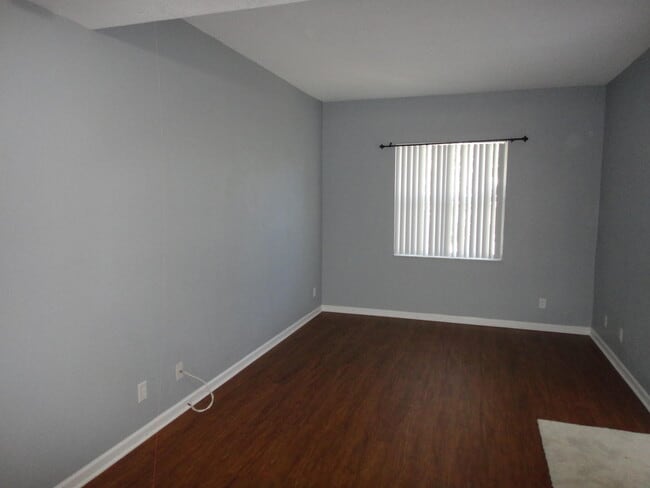 Foto del edificio - 2912 Hidden Hills Rd