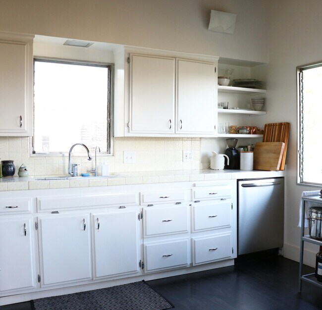 Vista de la cocina - 540 Dove Dr