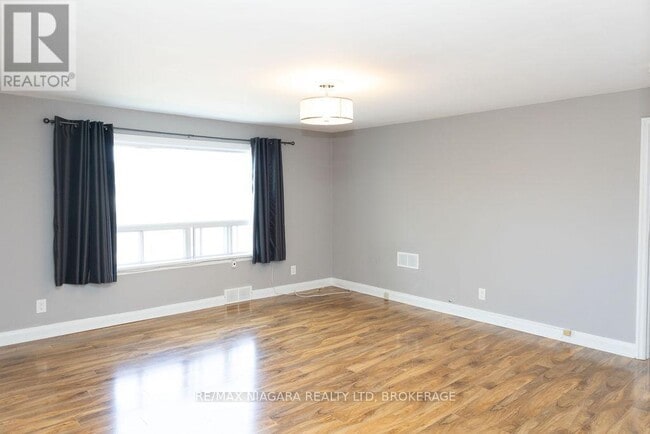Building Photo - 544 Ontario St