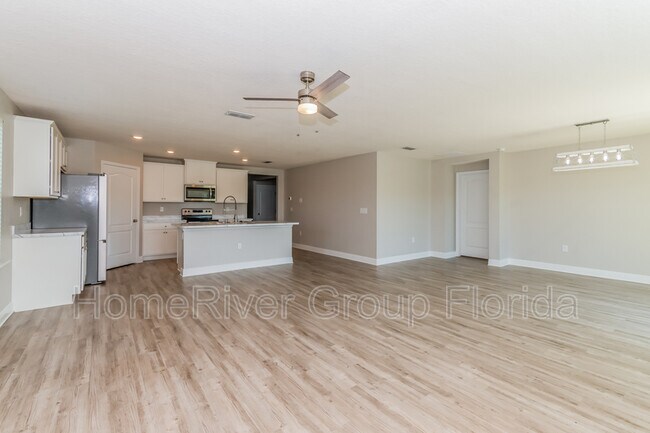 Foto del edificio - 4450 Warm Springs Way