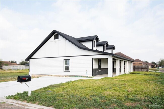 Foto del edificio - 18 Ida Dr