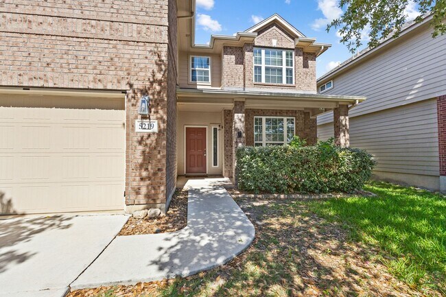 Building Photo - Spacious 4-Bedroom Home with Loft & Backya...