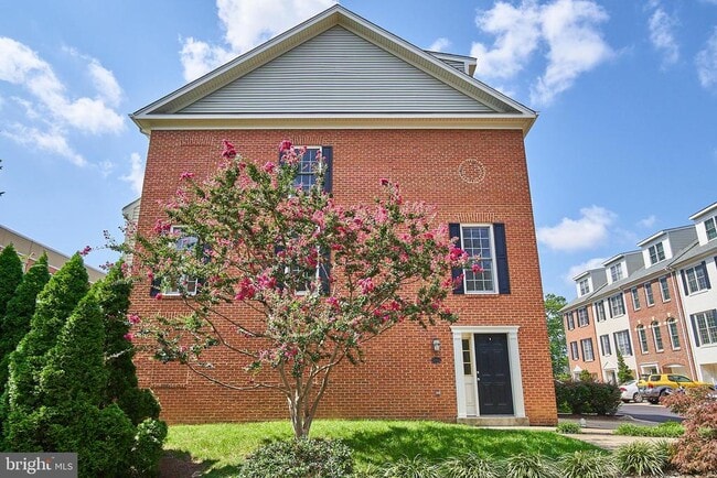Building Photo - 504 N Thomas St