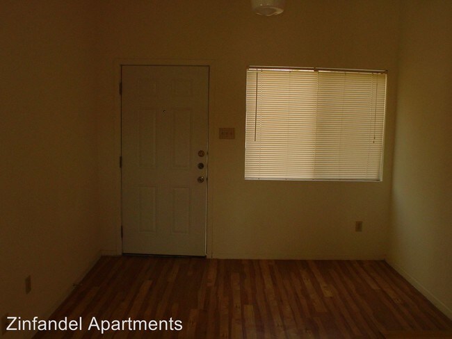 Interior Photo - Zinfandel