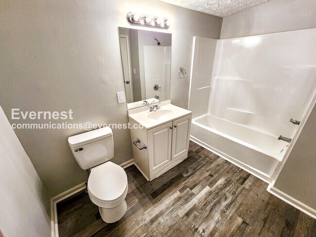 Foto del edificio - 306 Walker Dr