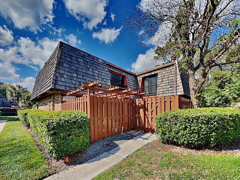 Primary Photo - 1507 Winter Green Blvd