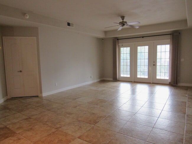 Building Photo - 424 Luna Bella Ln