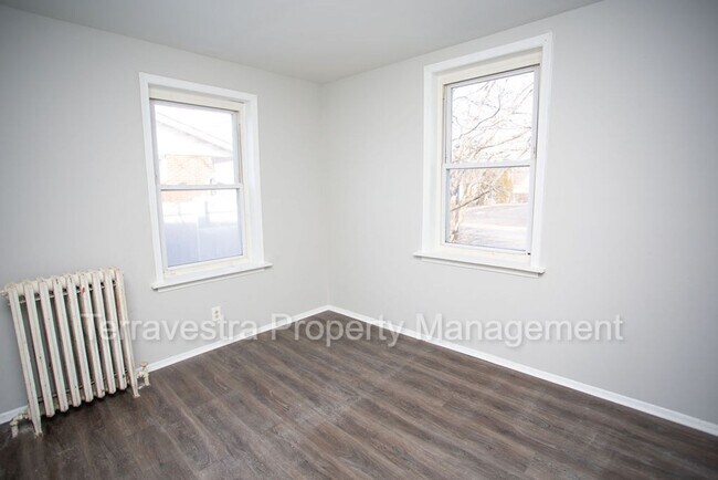 Building Photo - 134  East High St Unit 1