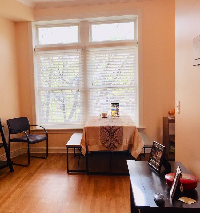 Foto del edificio - 2220 N Sedgwick St