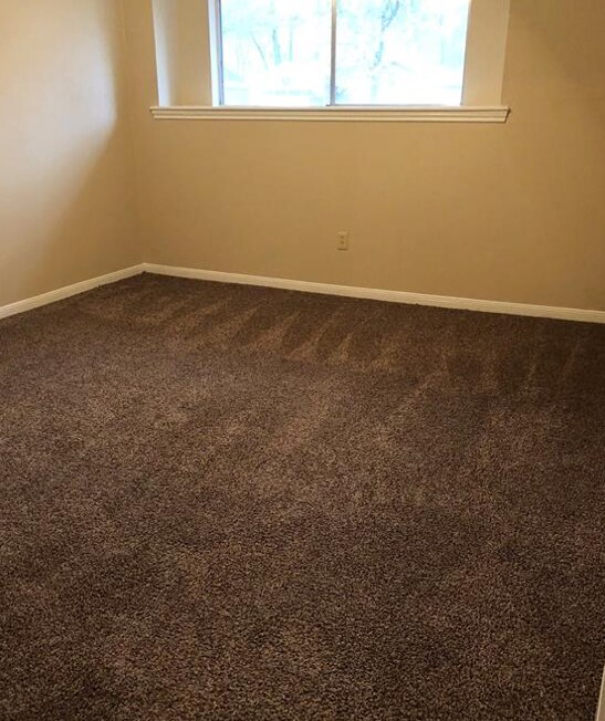 Foto del edificio - 2246 Middle Creek Dr