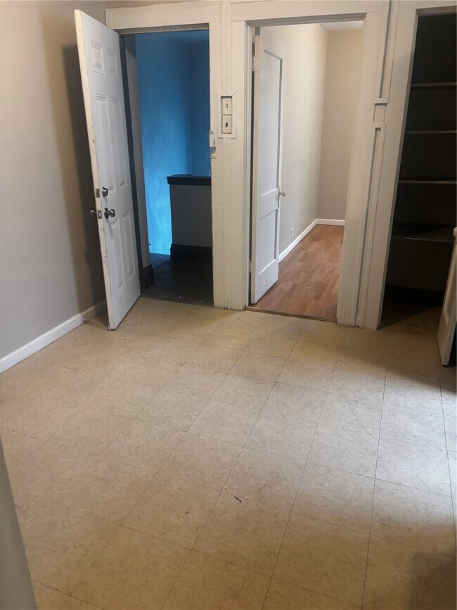 Foto del edificio - 5043 Alaska Ave