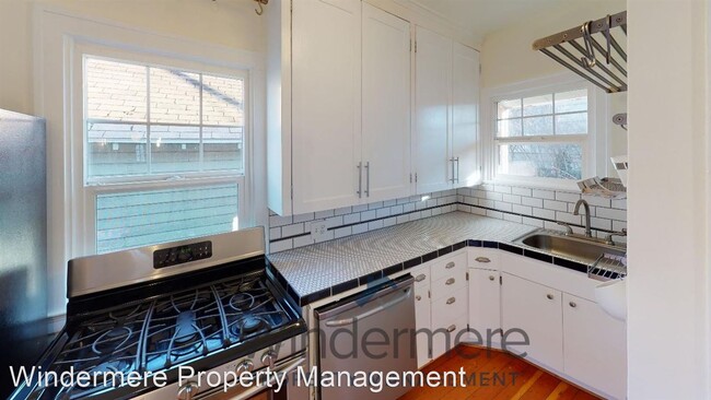 Building Photo - 3 br, 1 bath House - 207 S Howard Street