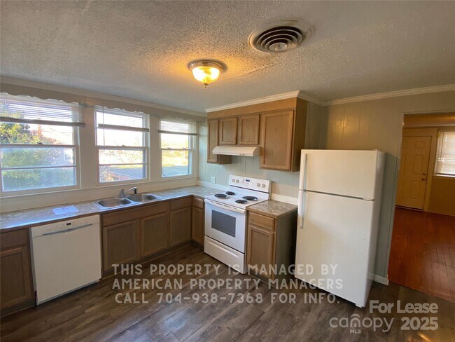 Foto del edificio - 1110 S Main St