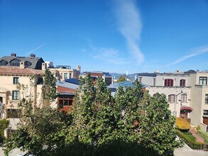 Building Photo - 2945 Pacific Ave