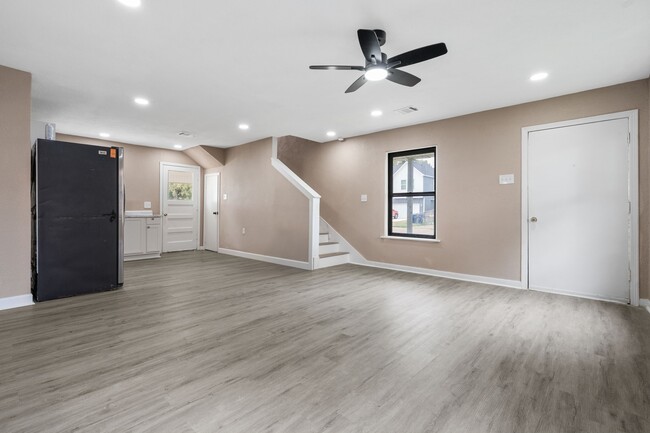 Building Photo - 1225 3rd Ave N