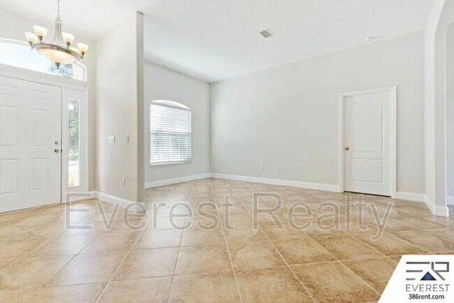 Building Photo - 55 Lindsay Dr