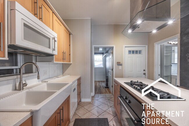 Foto del edificio - 2554 W Cortland St