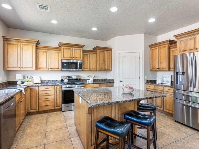 Foto del edificio - 935 Crooked Creek Dr
